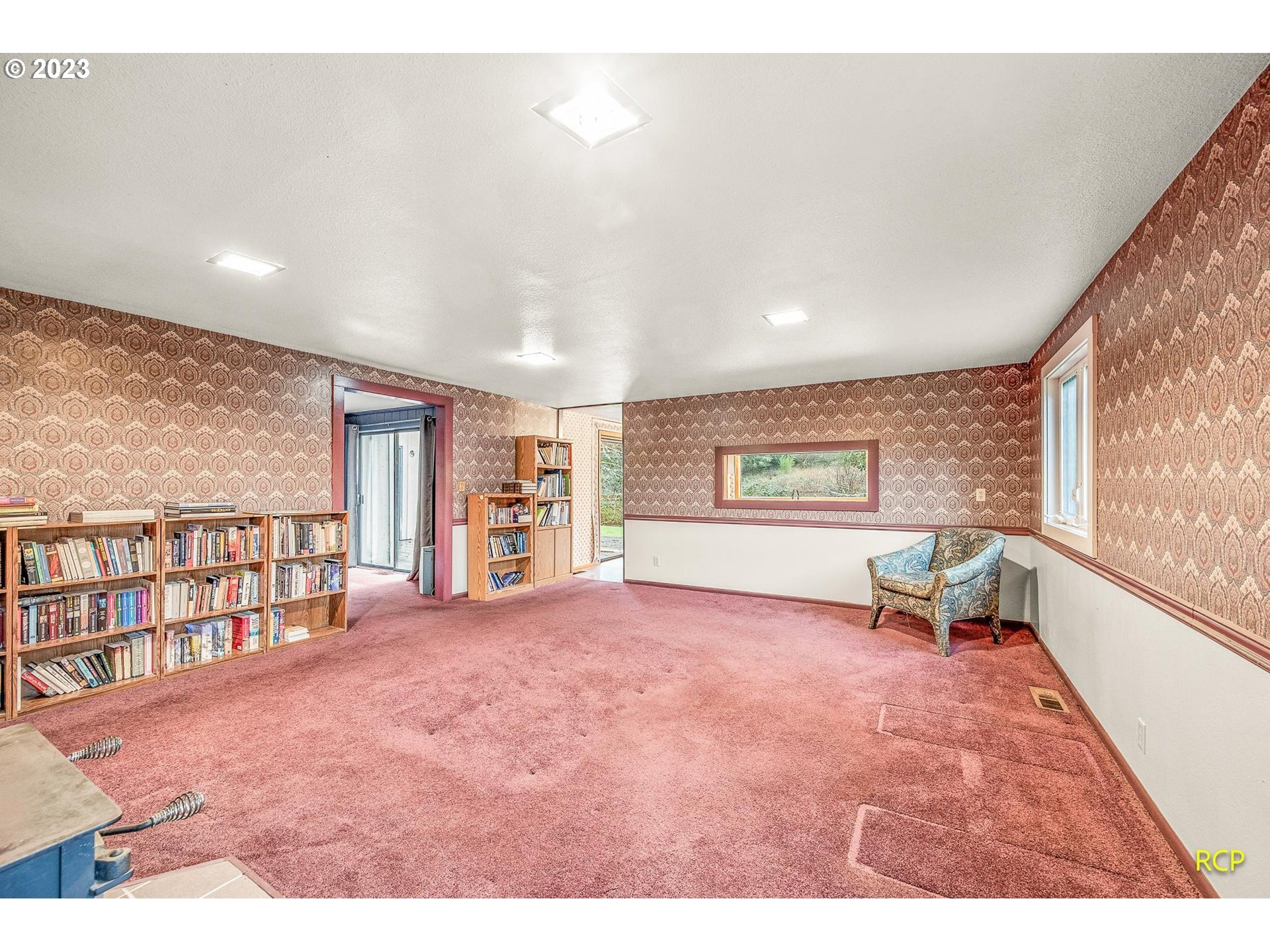 33638 Beerman Creek Road Seaside, OR 97138 - Photo 25 of 32 Family Room