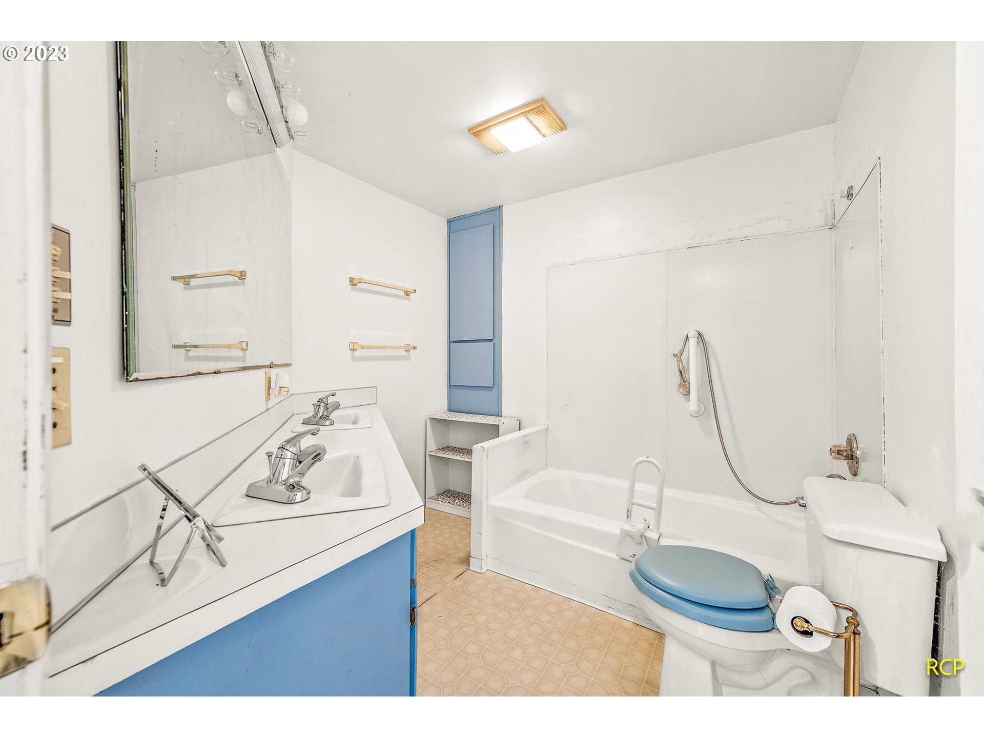 33638 Beerman Creek Road Seaside, OR 97138 - Photo 27 of 32 Bathroom