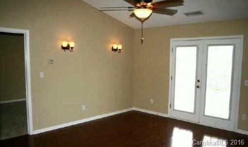 5020 Deerton Road Charlotte, NC 28269 - Photo 3 of 5