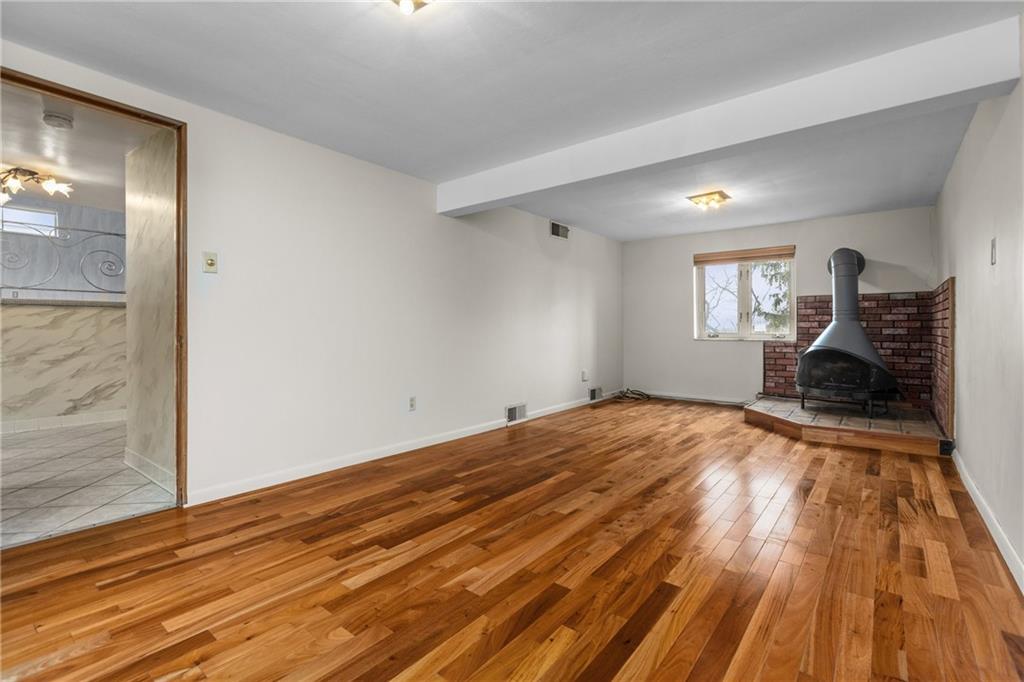 4148 Beehner Road Pittsburgh, PA 15217 - Photo 5 of 29 Gallery Image 5