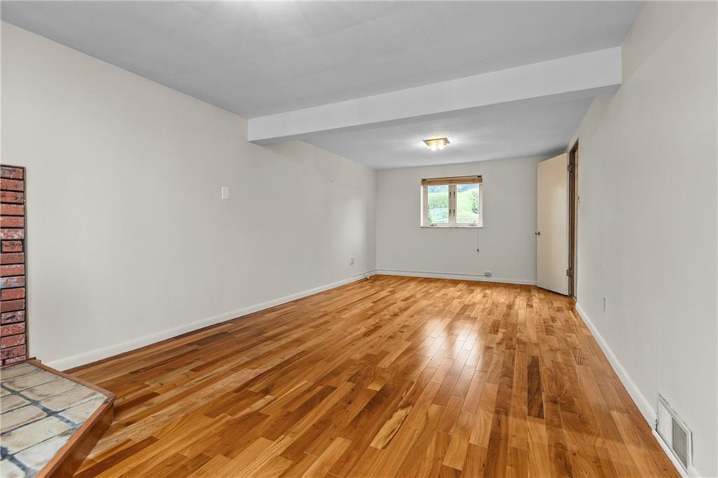 4148 Beehner Road Pittsburgh, PA 15217 - Photo 6 of 29 Gallery Image 6