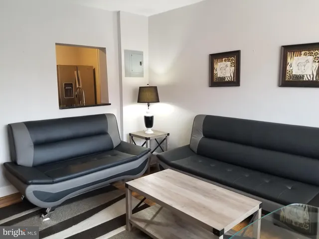 $2,200 | 1021 Arlington Boulevard, Unit 904, Arlington, VA 22209