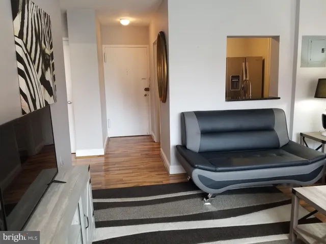 $2,200 | 1021 Arlington Boulevard, Unit 904, Arlington, VA 22209