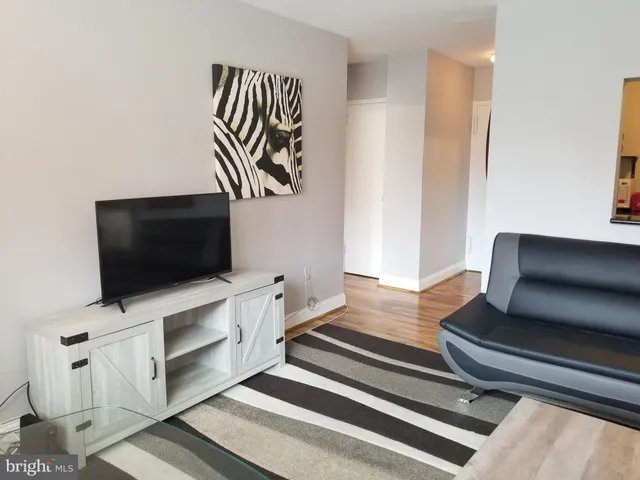 $2,200 | 1021 Arlington Boulevard, Unit 904, Arlington, VA 22209