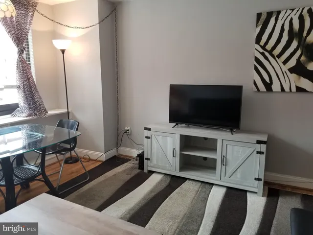 $2,200 | 1021 Arlington Boulevard, Unit 904, Arlington, VA 22209