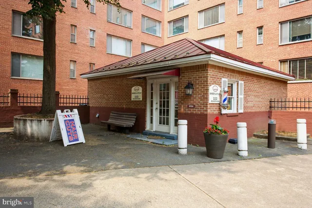 $2,200 | 1021 Arlington Boulevard, Unit 904, Arlington, VA 22209