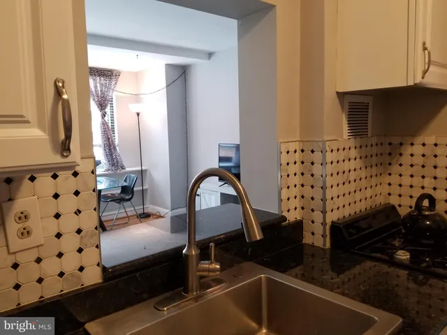 $2,200 | 1021 Arlington Boulevard, Unit 904, Arlington, VA 22209