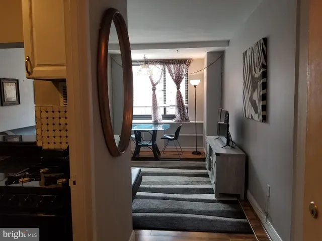 $2,200 | 1021 Arlington Boulevard, Unit 904, Arlington, VA 22209