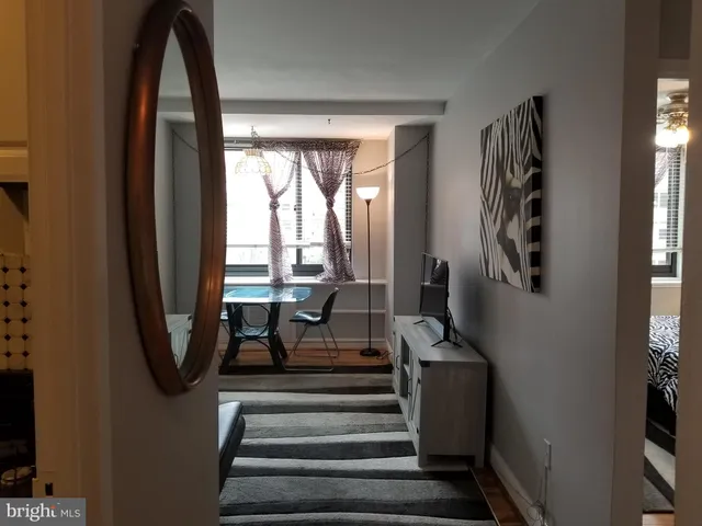 $2,200 | 1021 Arlington Boulevard, Unit 904, Arlington, VA 22209