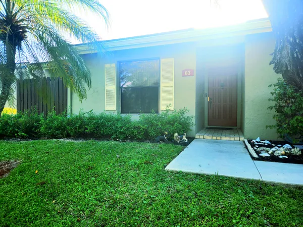 $2,400 | 63 Meadows Drive, Unit 6C, Boynton Beach, FL 33436