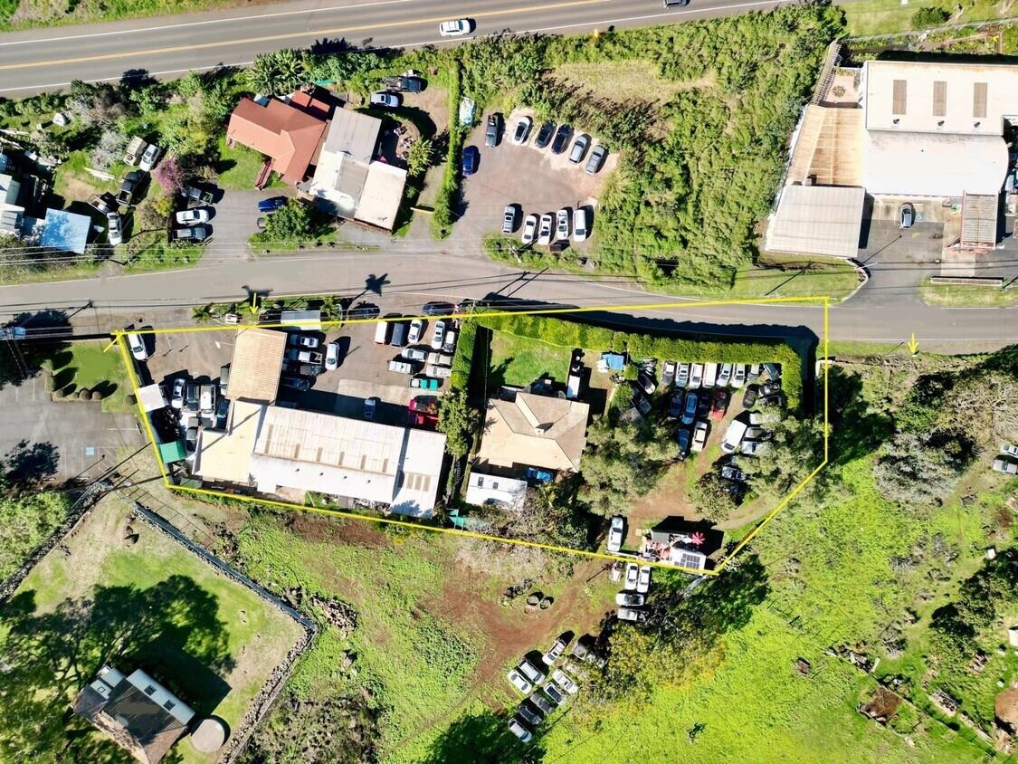 3135 Lower Kula Road Kula, HI 96790 - Photo 3 of 30 an outdoor space with swimming pool
