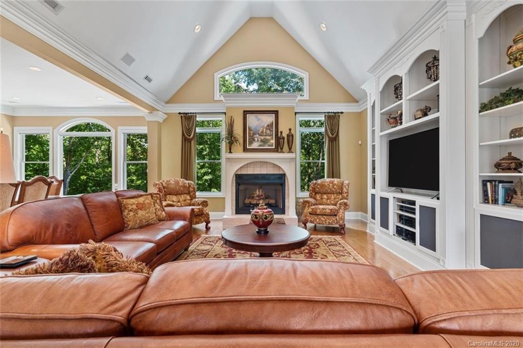 425 Hendon Row Fort Mill, SC 29715 - Photo 7 of 47 Gallery Image 7