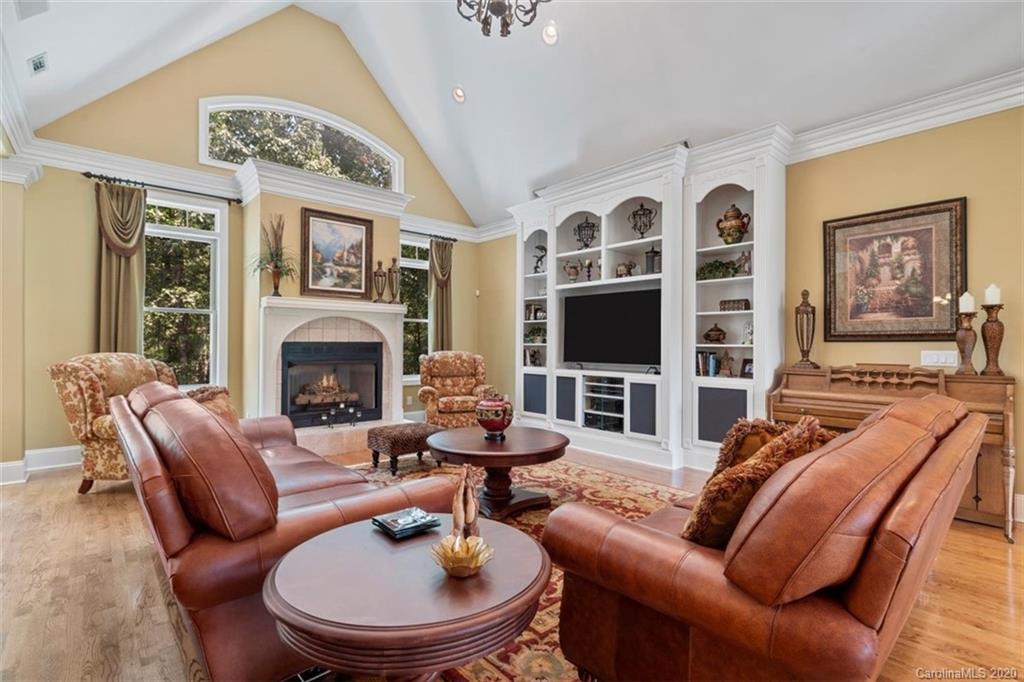 425 Hendon Row Fort Mill, SC 29715 - Photo 8 of 47 Gallery Image 8