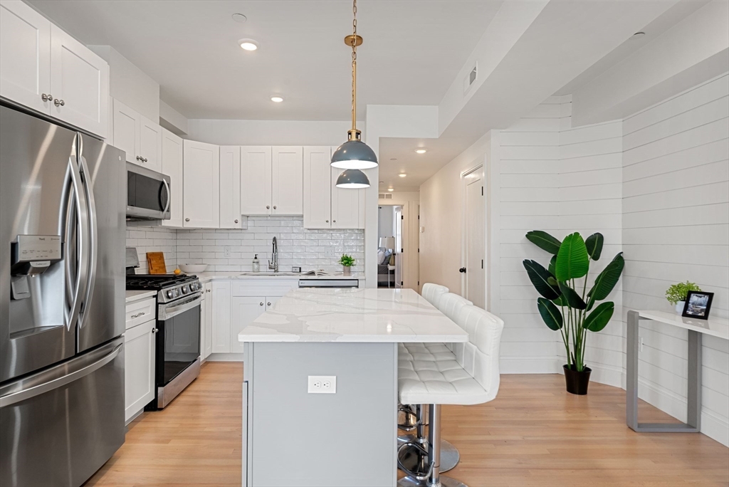 138 Centre Street, Unit 3 Boston, MA 02124 - Photo 1 of 31