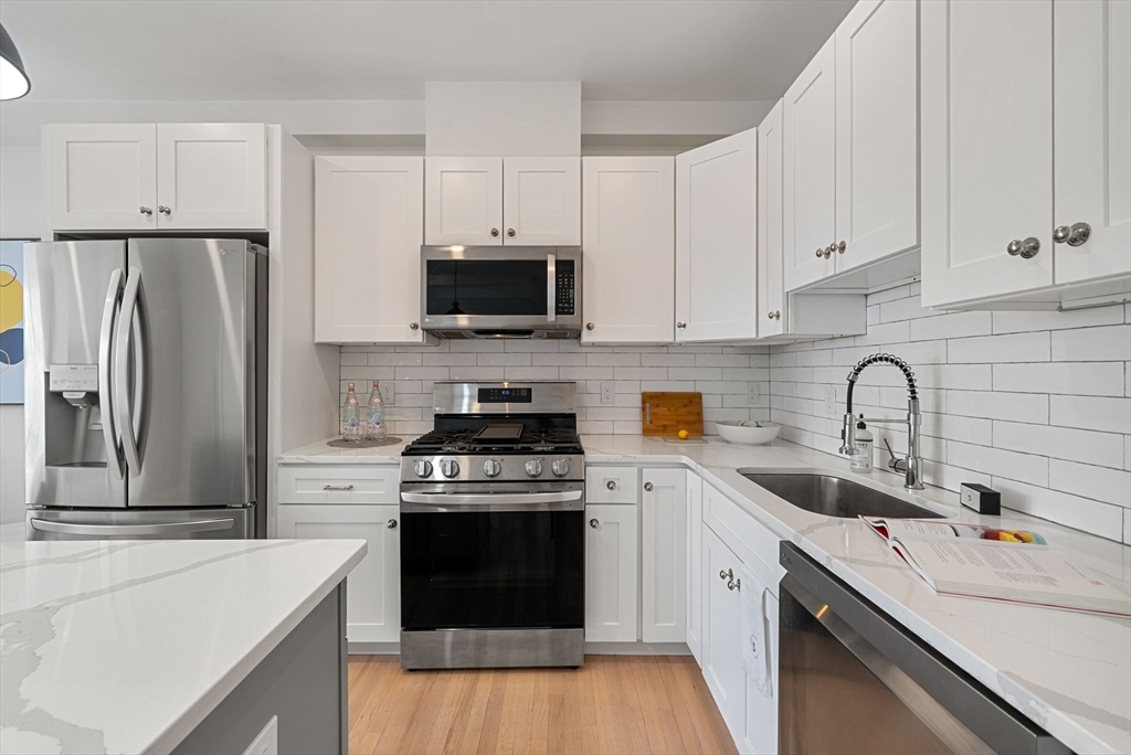 138 Centre Street, Unit 3 Boston, MA 02124 - Photo 12 of 31