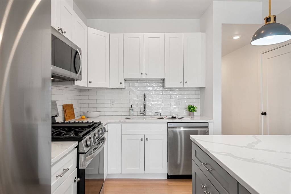 138 Centre Street, Unit 3 Boston, MA 02124 - Photo 13 of 31