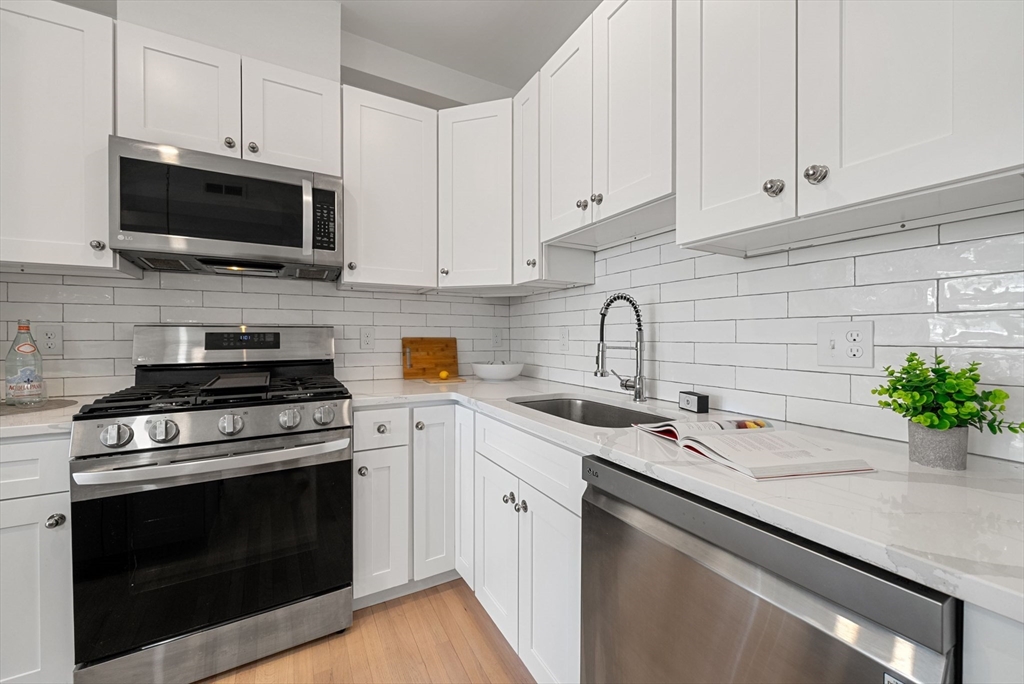 138 Centre Street, Unit 3 Boston, MA 02124 - Photo 14 of 31