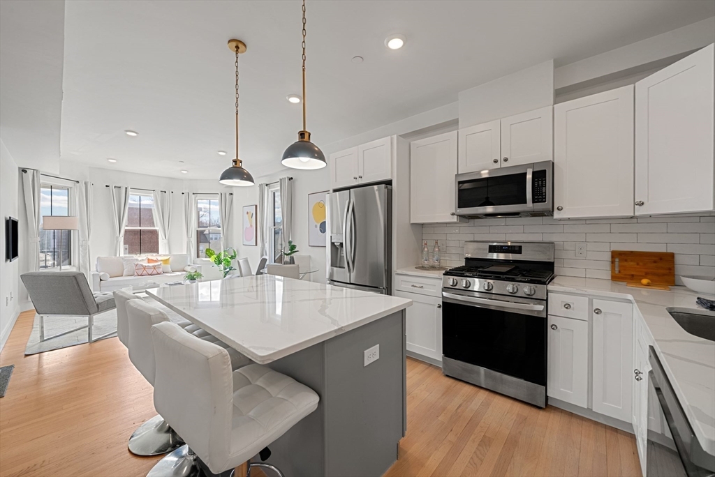 138 Centre Street, Unit 3 Boston, MA 02124 - Photo 2 of 31