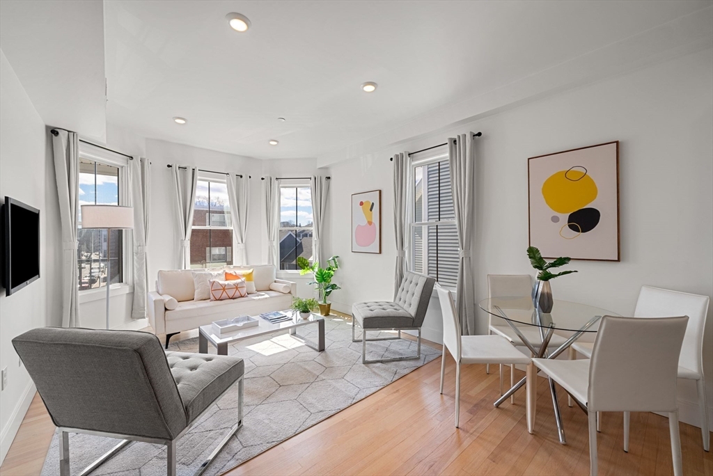 138 Centre Street, Unit 3 Boston, MA 02124 - Photo 4 of 31