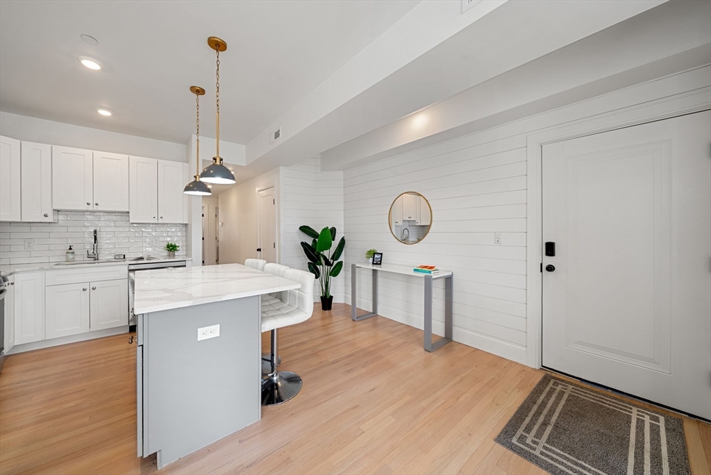 138 Centre Street, Unit 3 Boston, MA 02124 - Photo 7 of 31