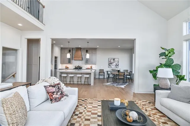 $827,235 | 6039 Apache Drive, Shawnee, KS 66226