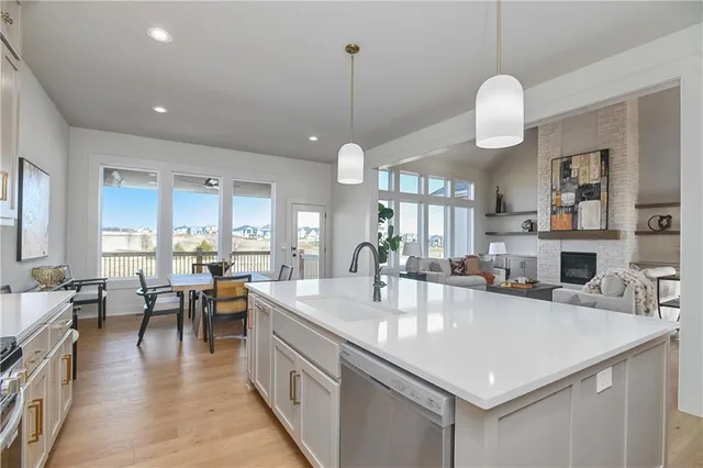 $827,235 | 6039 Apache Drive, Shawnee, KS 66226