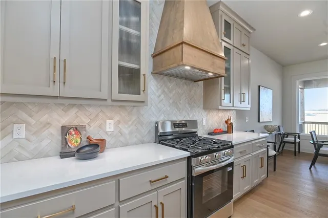 $827,235 | 6039 Apache Drive, Shawnee, KS 66226