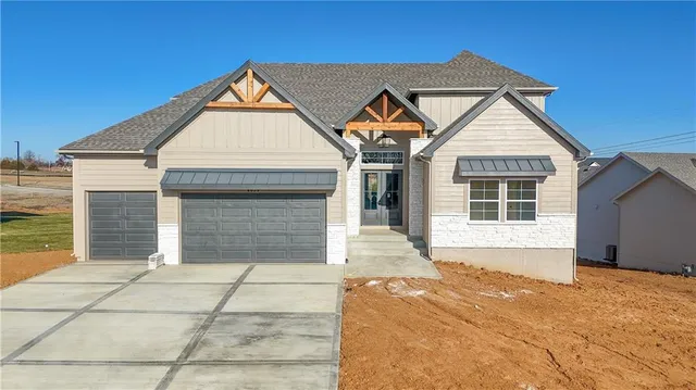 $827,235 | 6039 Apache Drive, Shawnee, KS 66226