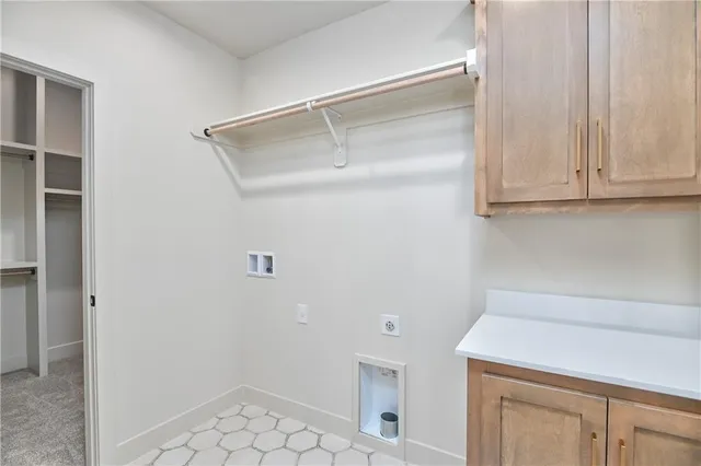 $827,235 | 6039 Apache Drive, Shawnee, KS 66226