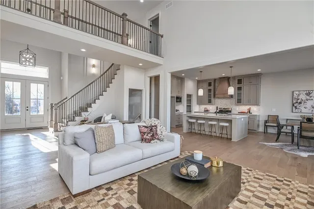 $827,235 | 6039 Apache Drive, Shawnee, KS 66226