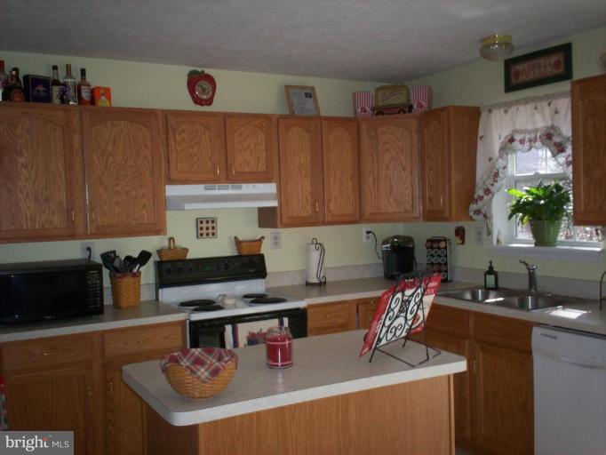 25757 Ricky Drive Hollywood, MD 20636 - Photo 4 of 8 Kitchen