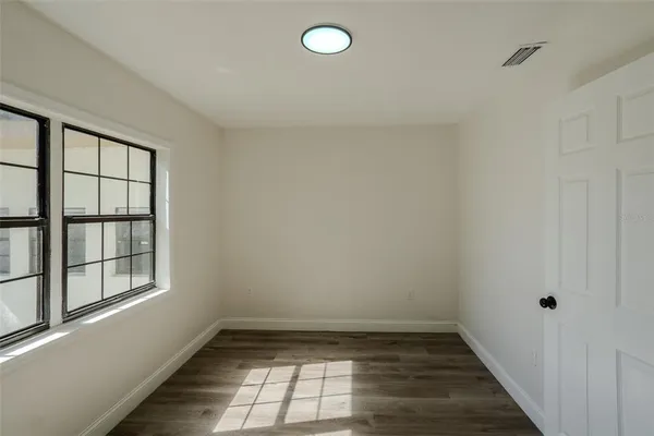 a view of empty room with window