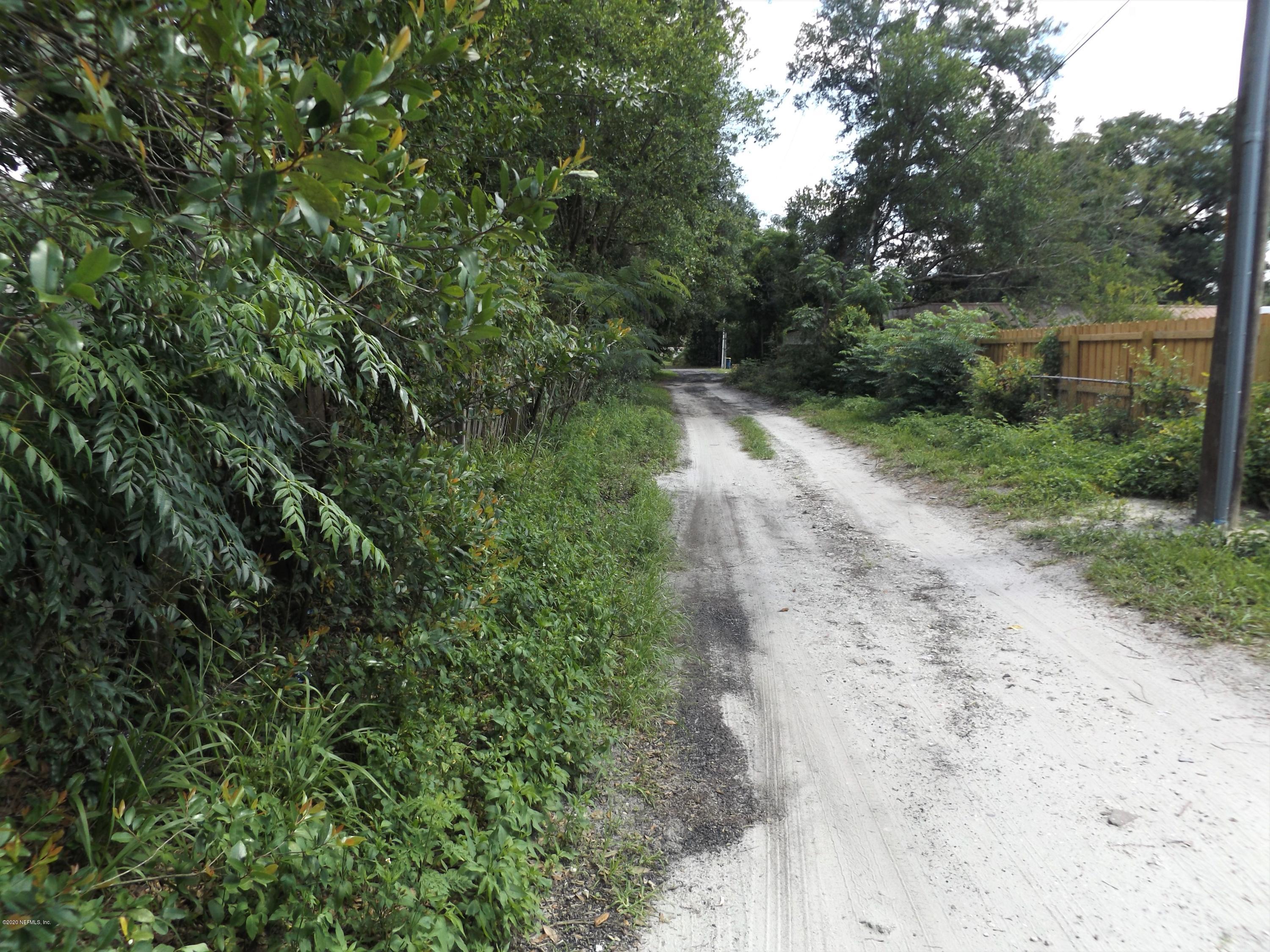 1925 Faye Road Jacksonville, FL 32218 - Photo 3 of 8 FAYE PRIVATE RD