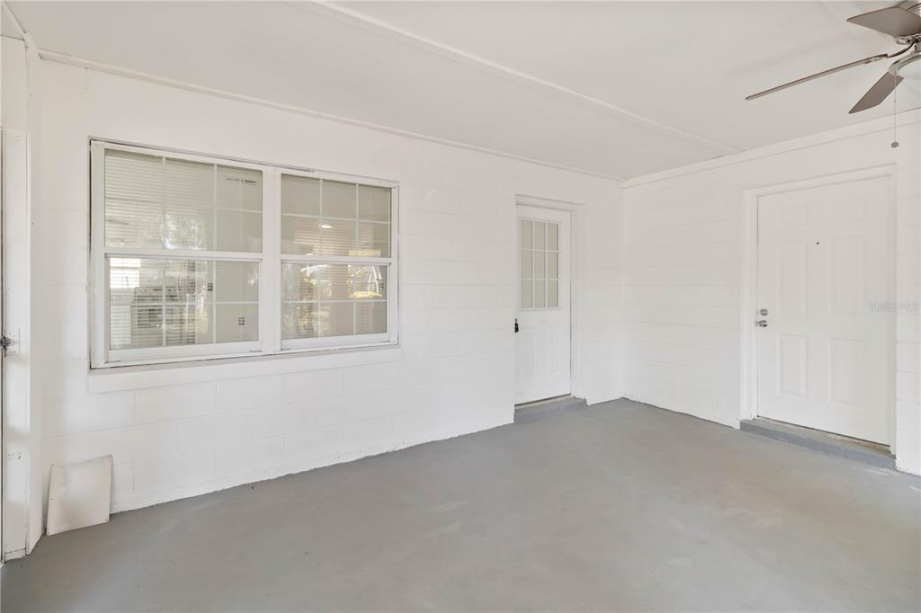 114 Palencia Road Auburndale, FL 33823 - Photo 6 of 27 an empty room with a window