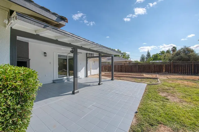 a view of a garden with trees
