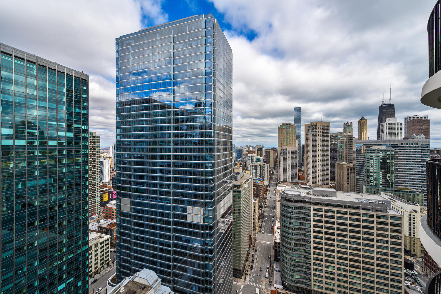 300 North State Street, Unit 4303 Chicago, IL 60654 - Photo 11 of 15