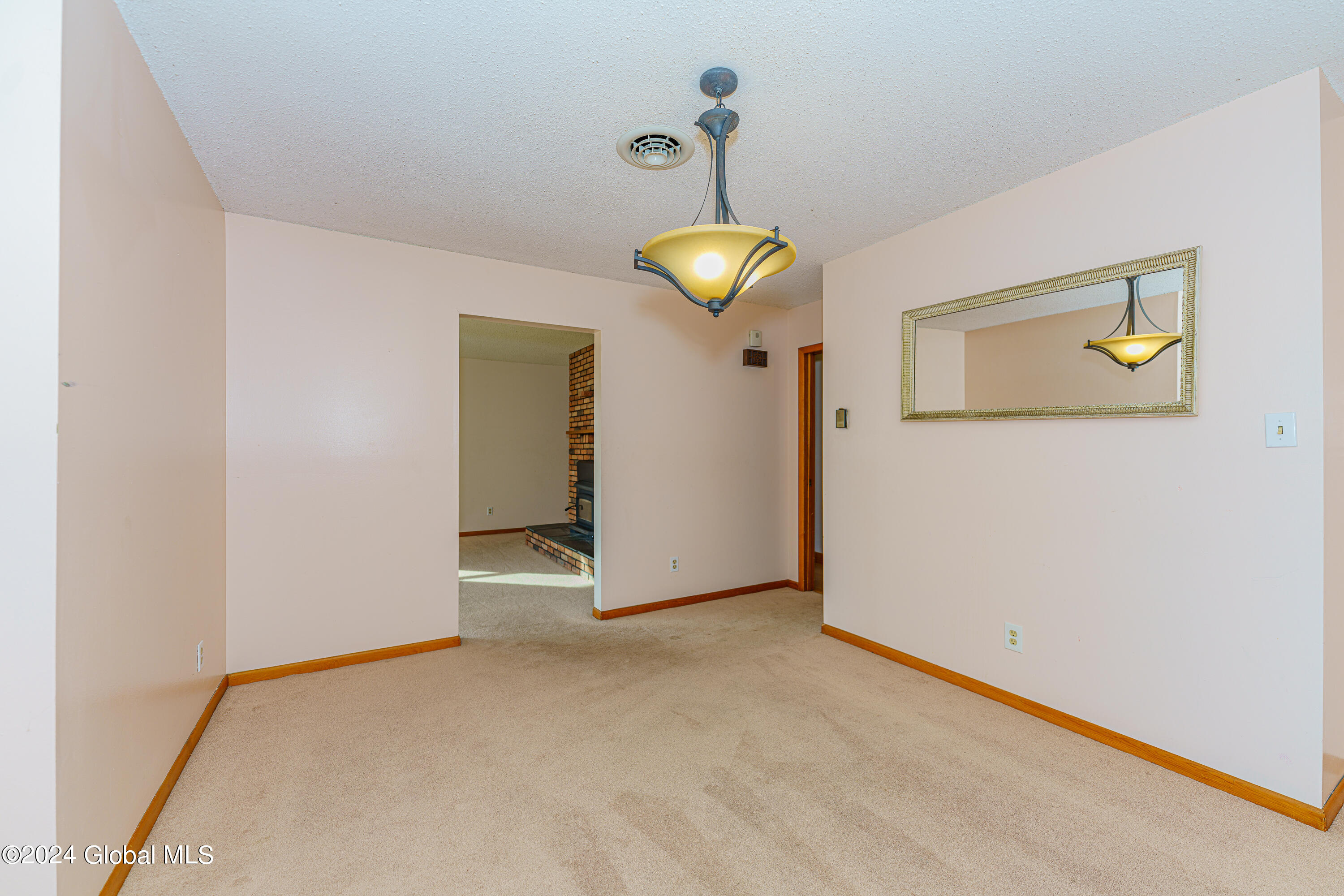 133 B Boght Road Colonie, NY 12189 - Photo 7 of 26 2 Diningroom 3