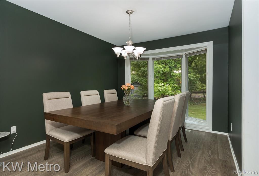 635 Timberline Drive Rochester Hills, MI 48309 - Photo 9 of 48