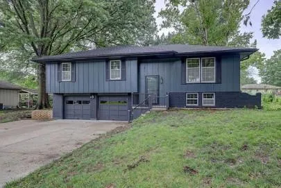 $315,000 | 1209 Southeast Brookwood Street, Lee's Summit, MO 64063