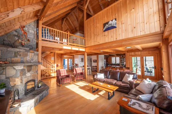 $2,000,000 | 43 C Upton Road, West Dover, VT 05356