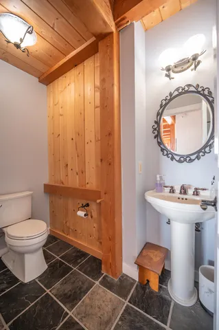 $2,000,000 | 43 C Upton Road, West Dover, VT 05356