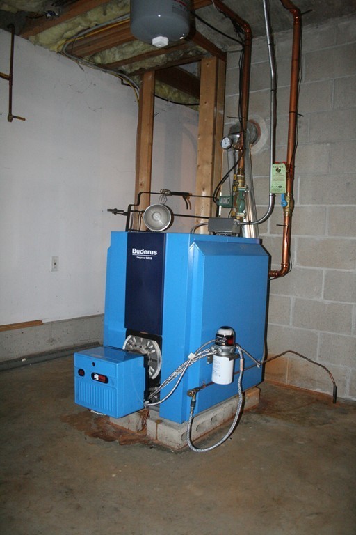 18 Willicutt Road Chesterfield, MA 01012 - Photo 23 of 27 a view of a room with gym equipment