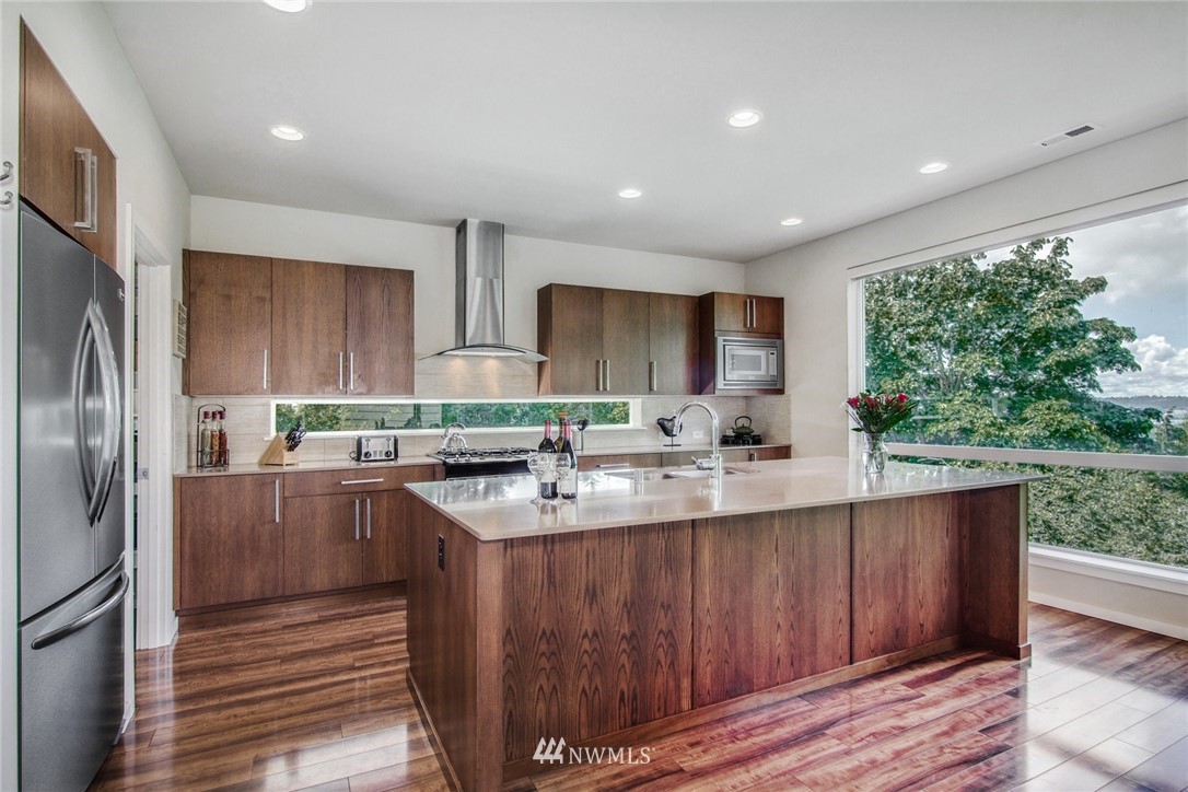 10015 Southeast 192nd Place Renton, WA 98055 - Photo 5 of 25
