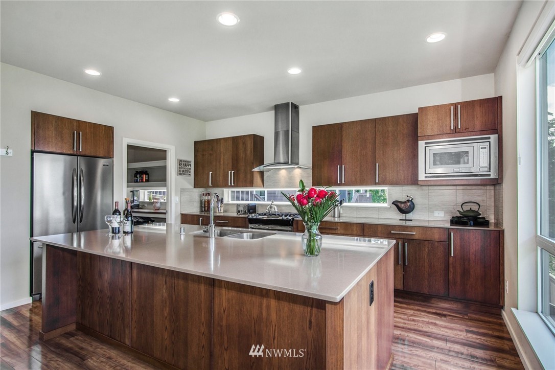10015 Southeast 192nd Place Renton, WA 98055 - Photo 6 of 25
