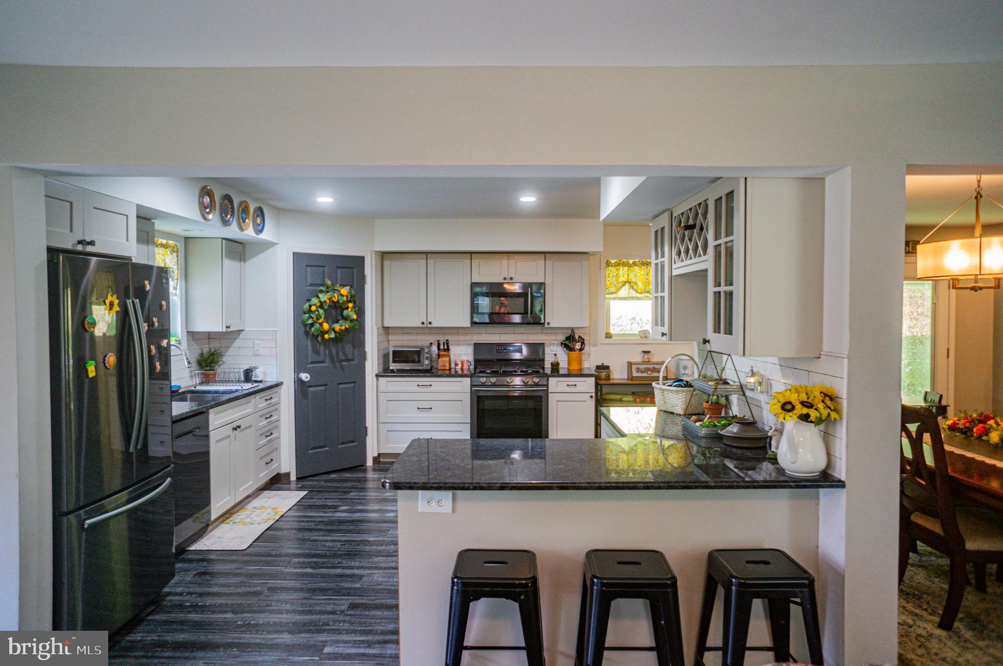 988 Kratz Road Glen Rock, PA 17327 - Photo 6 of 97