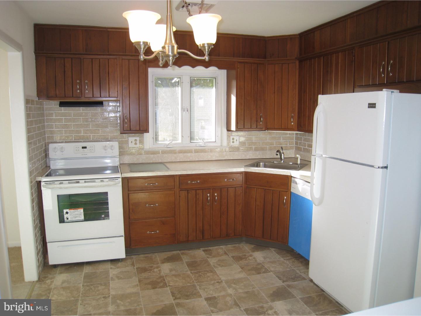 28 Evergreen Road Stratford, NJ 08084 - Photo 6 of 18