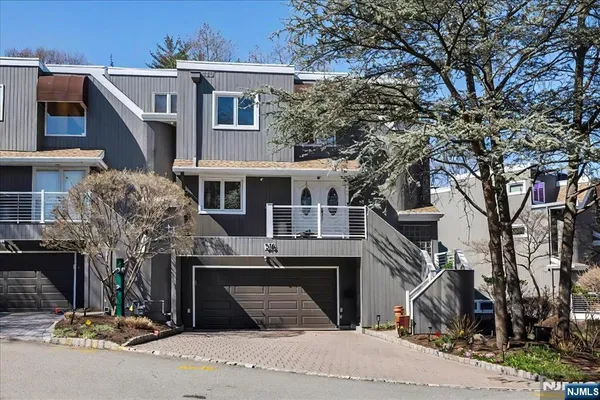 $1,029,000 | 376 Kenwood Street, Unit 9, Englewood, NJ 07631