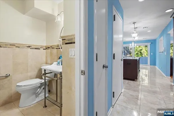 $1,029,000 | 376 Kenwood Street, Unit 9, Englewood, NJ 07631