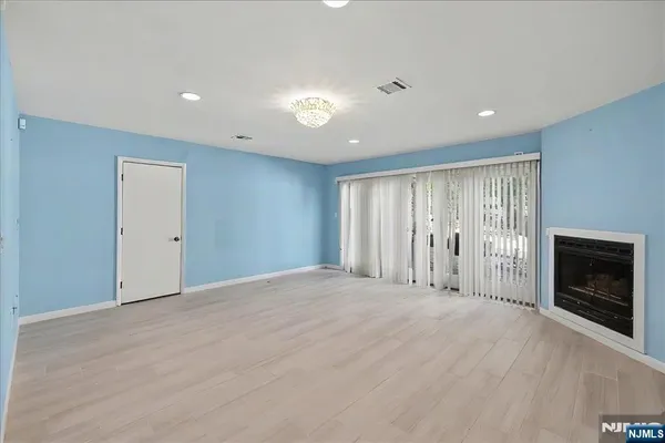 $1,029,000 | 376 Kenwood Street, Unit 9, Englewood, NJ 07631