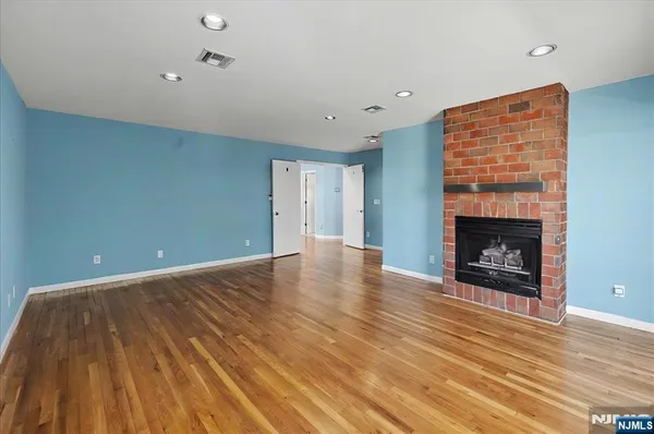 $1,029,000 | 376 Kenwood Street, Unit 9, Englewood, NJ 07631